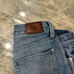 Burberry women Blue Jeans broken zipper size 27